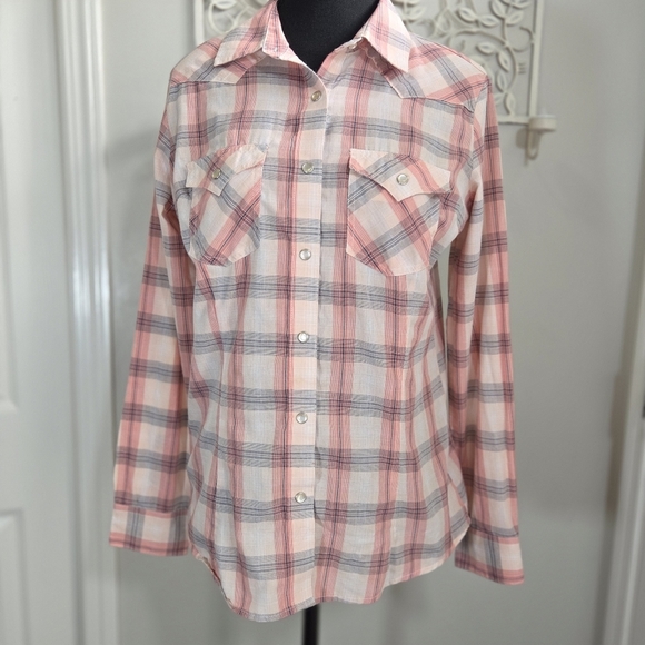 Wrangler Pink and Gray Plaid Shirt With Pearl Snap Buttons Size Small - Picture 1 of 4